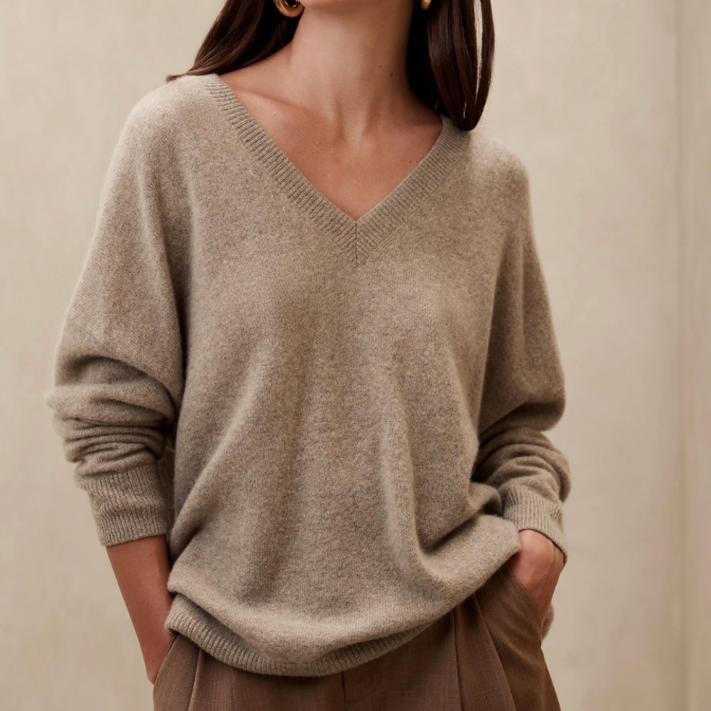 Neiman Marcus The Cashmere Collection V Neck Sweater